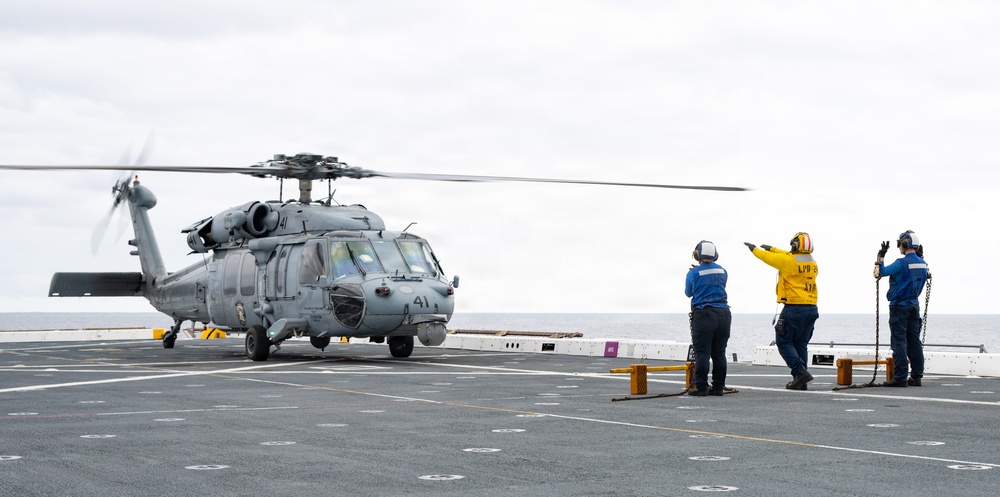 USS John P. Murtha (LPD 26) Conducts Flight Operations