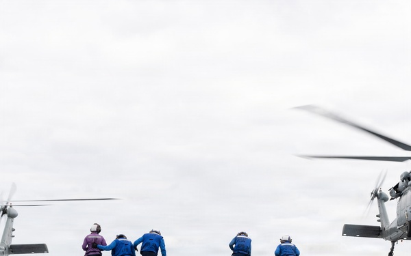USS John P. Murtha (LPD 26) Conducts Flight Operations