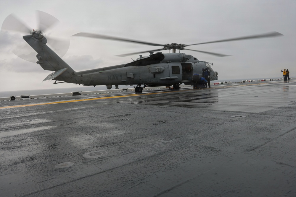 QUART 26.2: VMM-364 and HMS-49 conduct deck landing qualifications aboard Wasp-class amphibious assault ship USS Makin Island