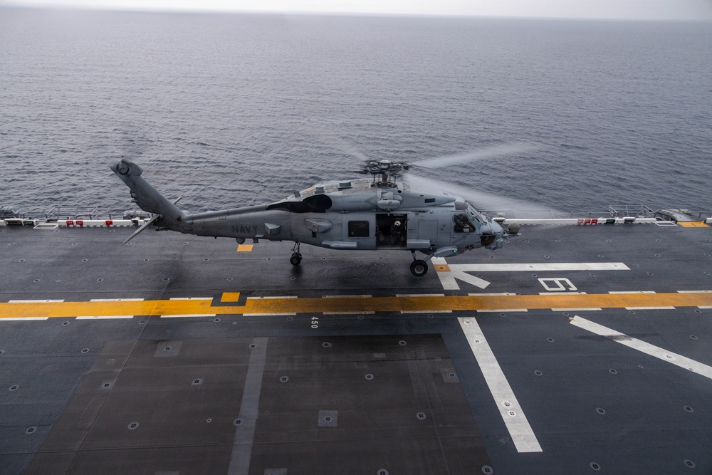 QUART 26.2: VMM-364 conducts deck landing qualifications aboard USS Makin Island