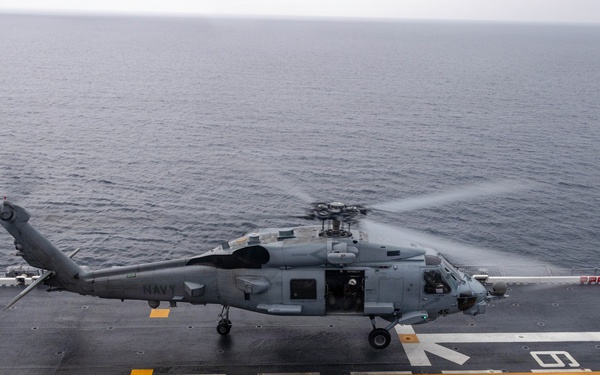 QUART 26.2: VMM-364 conducts deck landing qualifications aboard USS Makin Island