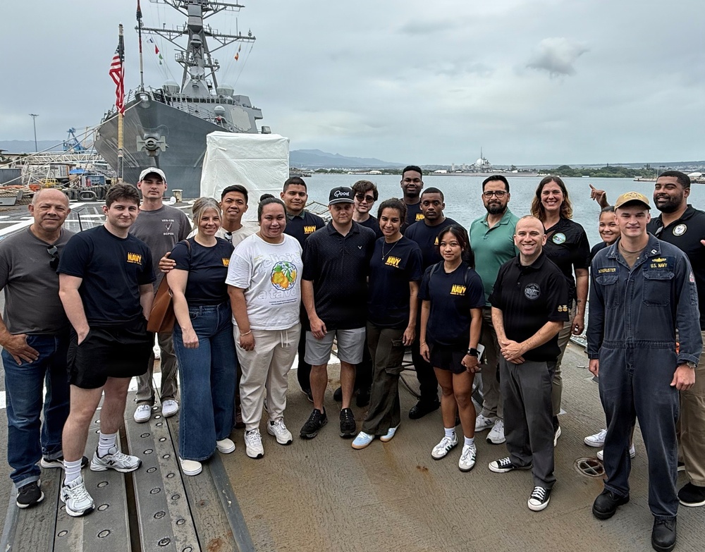 USS Wayne E. Meyer hosts Hawaii Navy Officer Recruiting Command