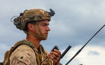 3rd LCT Marines conduct air insert training with U.S. Army CH-47 Chinooks