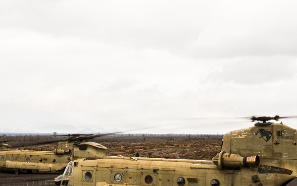 3rd LCT Marines conduct air insert training with U.S. Army CH-47 Chinooks