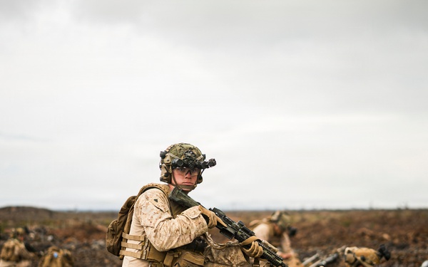 3rd LCT Marines conduct air insert training with U.S. Army CH-47 Chinooks