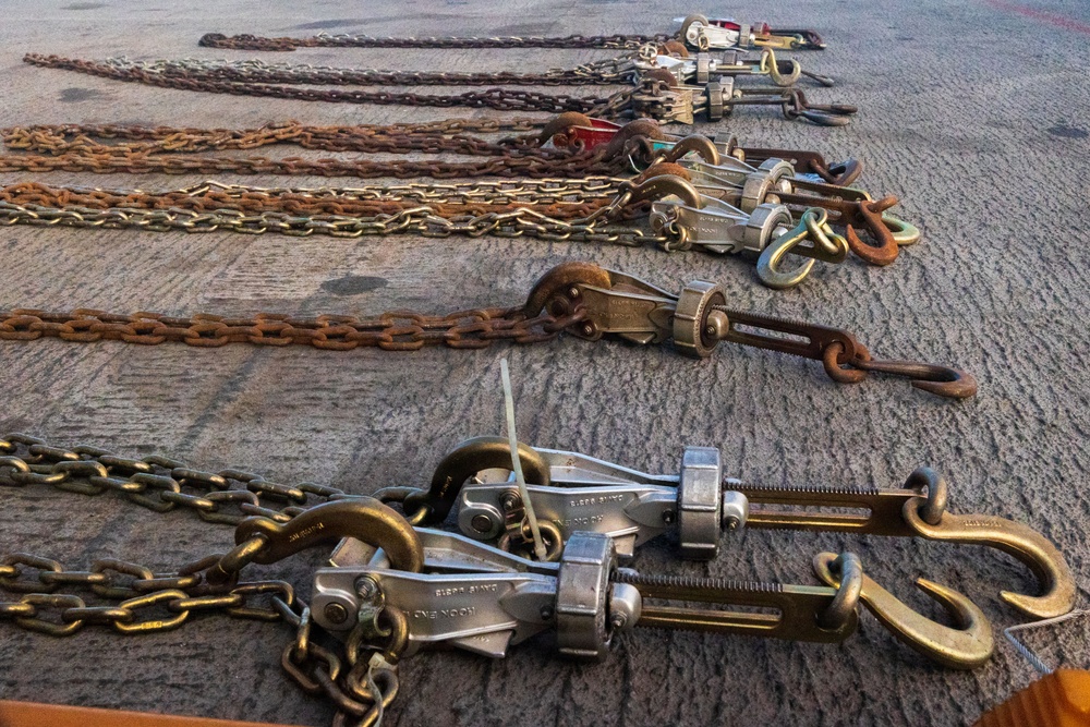 11th MEU Marines, Sailors Conduct F-35B Maintenance Aboard USS Boxer