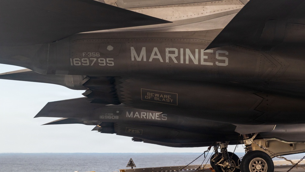 11th MEU Marines, Sailors Conduct F-35B Maintenance Aboard USS Boxer