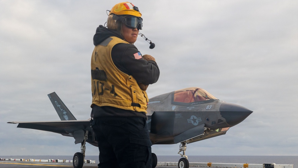 11th MEU Marines, Sailors Conduct F-35B Maintenance Aboard USS Boxer