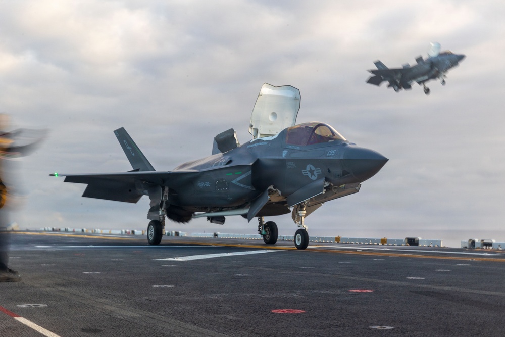 11th MEU Marines, Sailors Conduct F-35B Maintenance Aboard USS Boxer