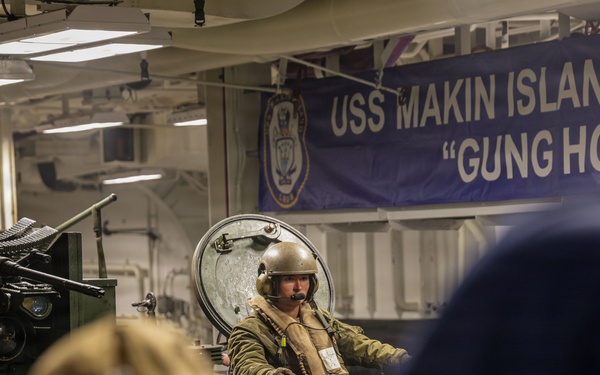 QUART 26.2: 3rd Assault Amphibian Battalion ship to ship transfer aboard USS Makin Island