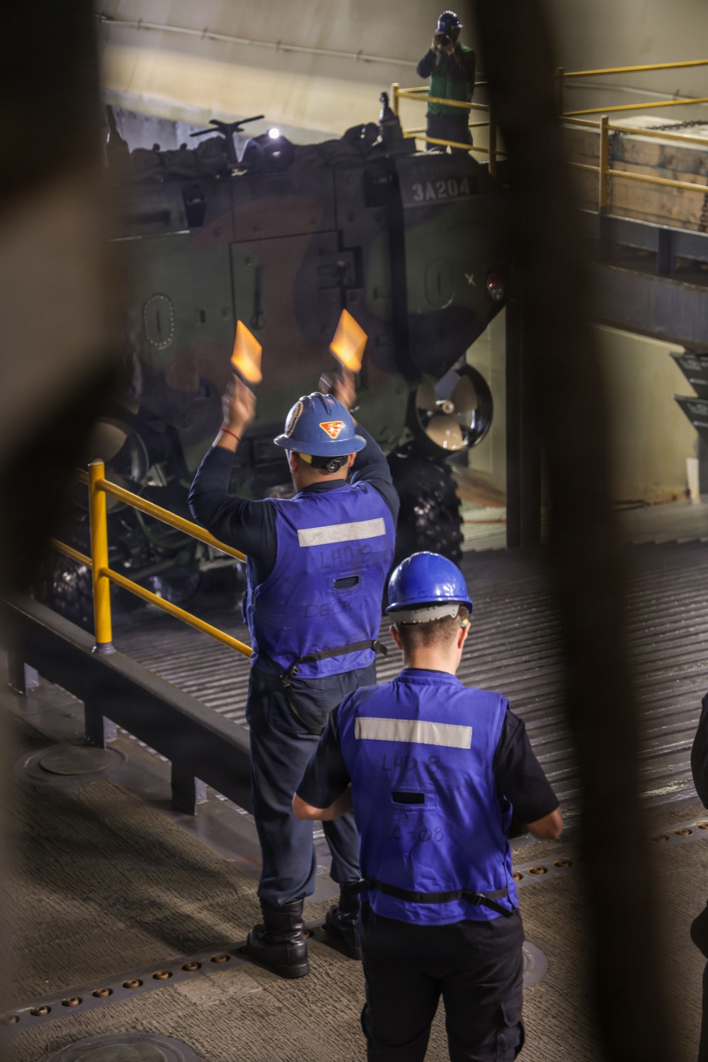 QUART 26.2: 3rd Assault Amphibian Battalion ship to ship transfer aboard USS Makin Island