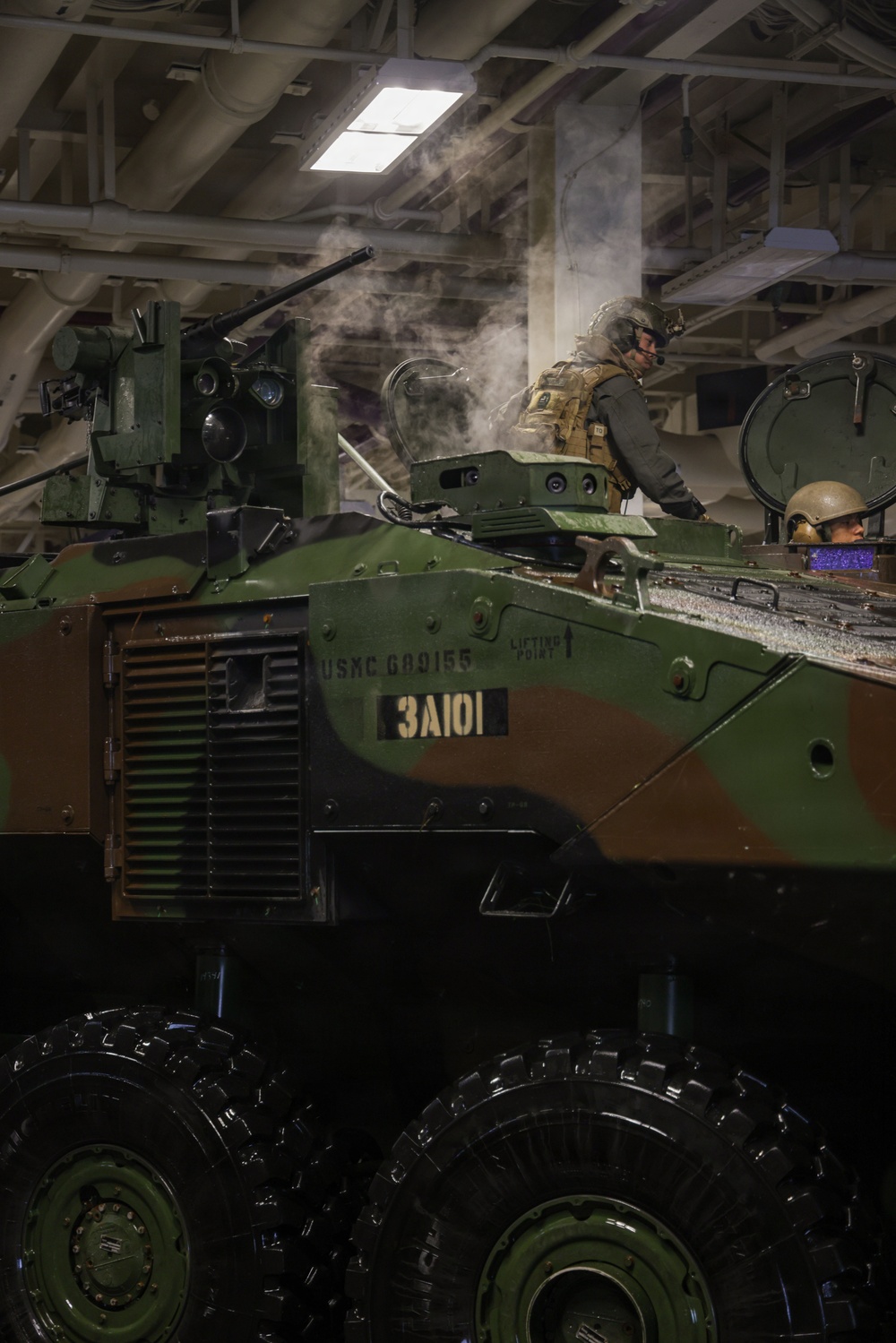 QUART 26.2: 3rd Assault Amphibian Battalion ship to ship transfer aboard USS Makin Island