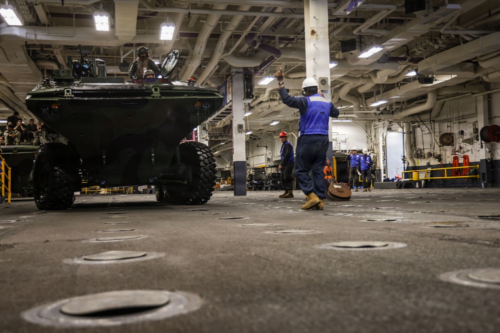 QUART 26.2: 3rd Assault Amphibian Battalion ship to ship transfer aboard USS Makin Island