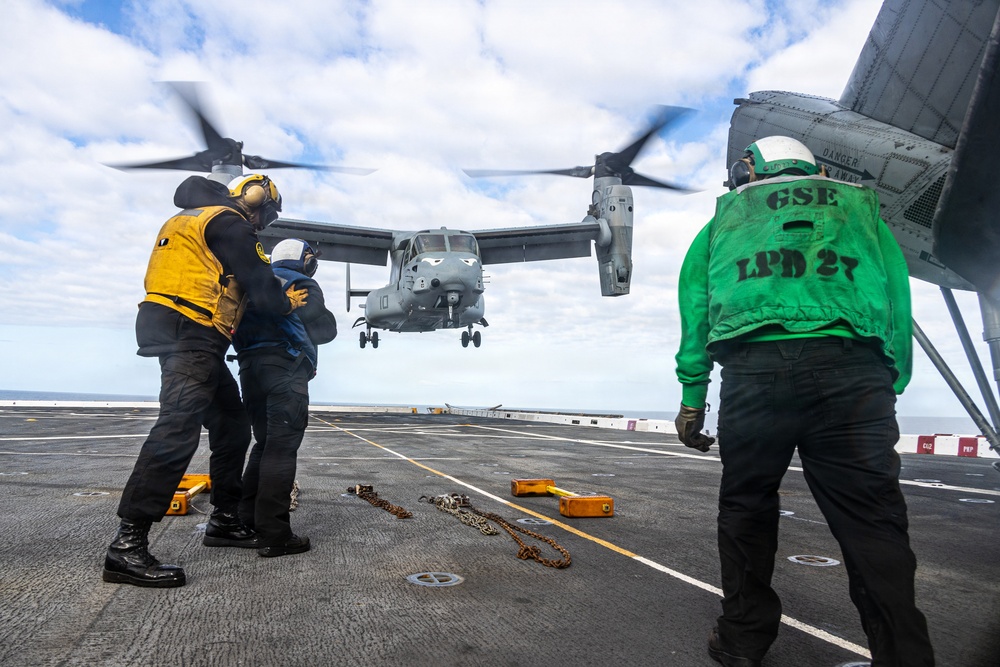 11th MEU Marines, Sailors, and Contractors conduct flight operations aboard USS Portland