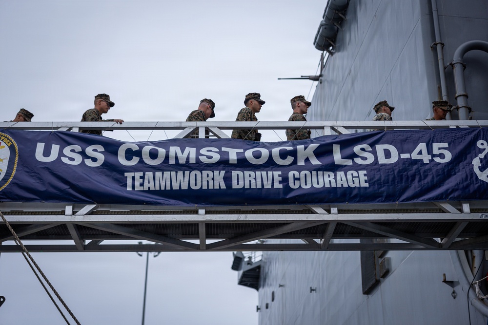 11th MEU Marines Embark the USS Comstock