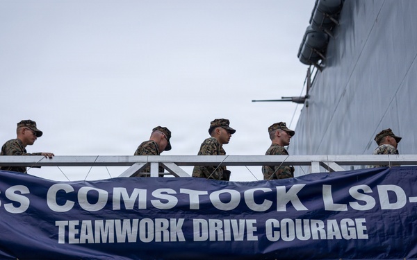 11th MEU Marines Embark the USS Comstock
