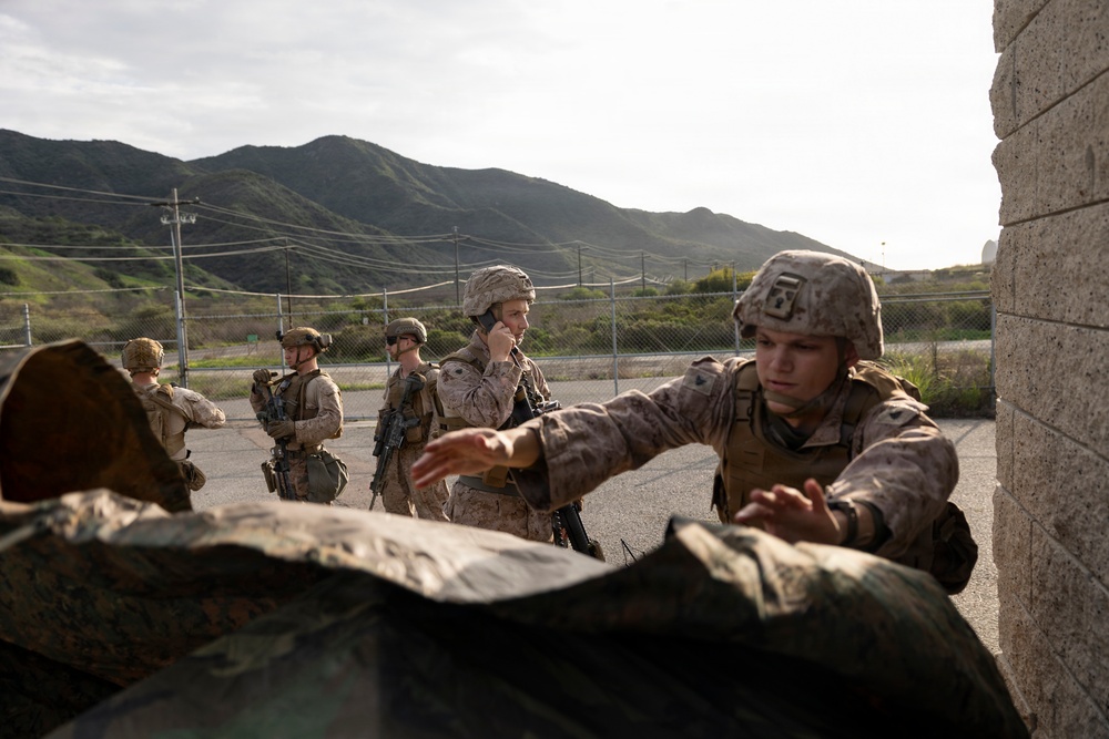 11th MEU Marines, Sailors Conduct Embassy Reinforcement Training Event