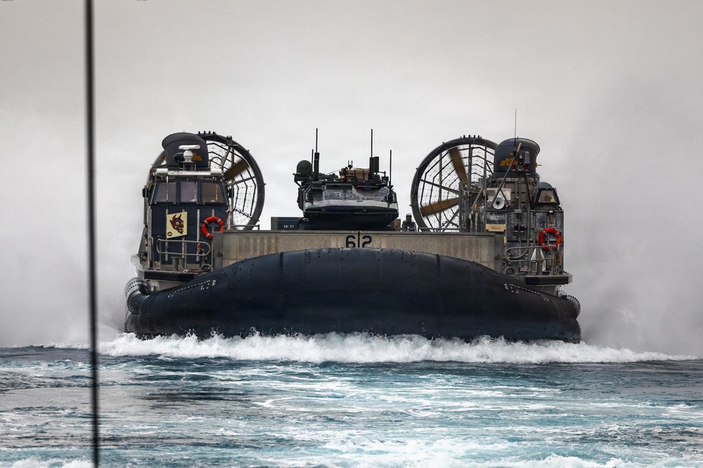 11th MEU Marines, Sailors Conduct Well-Deck Operations Aboard USS Comstock