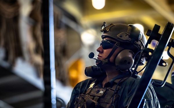11th MEU Marines, Sailors Conduct Well-Deck Operations Aboard USS Comstock