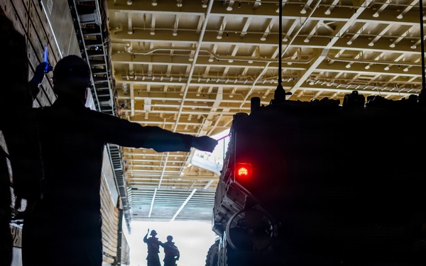 11th MEU Marines, Sailors Conduct Well-Deck Operations Aboard USS Comstock