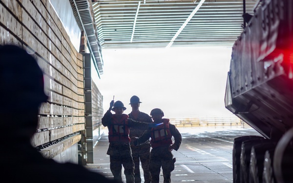 11th MEU Marines, Sailors Conduct Well-Deck Operations Aboard USS Comstock