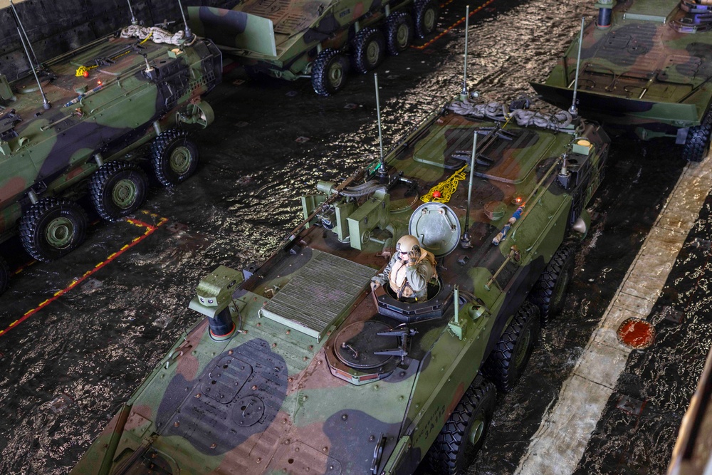 QUART 26.2: 3rd AA Bn. Conducts Ship to Shore Operations Aboard USS Makin Island