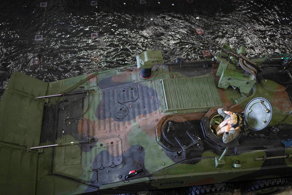 QUART 26.2: 3rd AA Bn. Conducts Ship to Shore Operations Aboard USS Makin Island