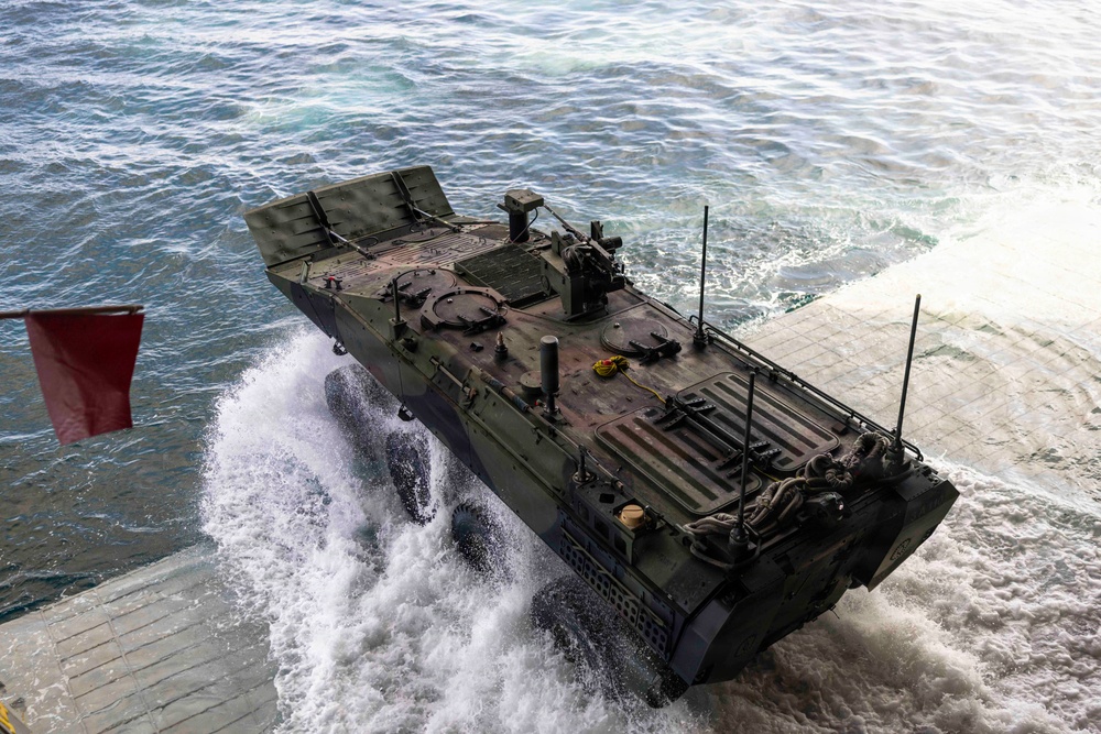 QUART 26.2: 3rd AA Bn. Conducts Ship to Shore Operations Aboard USS Makin Island