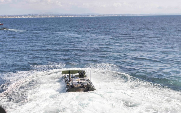 QUART 26.2: 3rd AA Bn. Conducts Ship to Shore Operations Aboard USS Makin Island