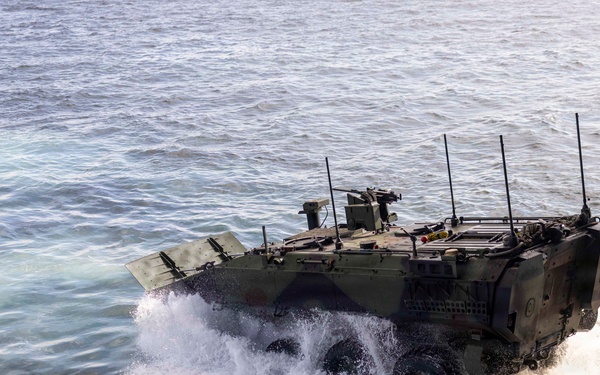 QUART 26.2: 3rd AA Bn. Conducts Ship to Shore Operations Aboard USS Makin Island