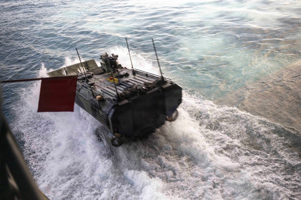 QUART 26.2: 3rd AA Bn. Conducts Ship to Shore Operations Aboard USS Makin Island