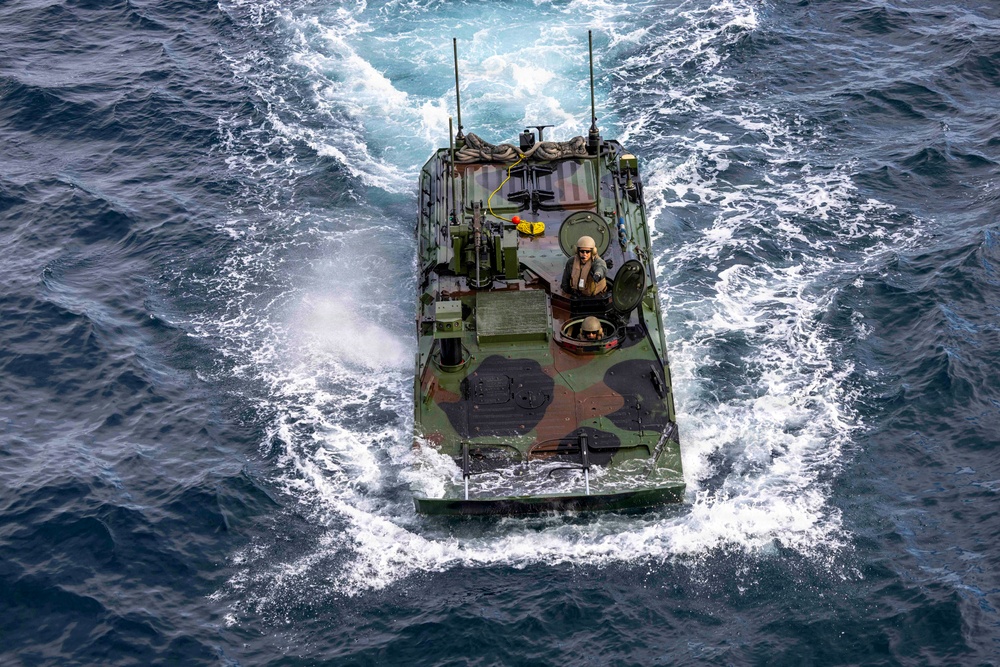 QUART 26.2: 3rd AA Bn. Conducts Ship to Shore Operations Aboard USS Makin Island