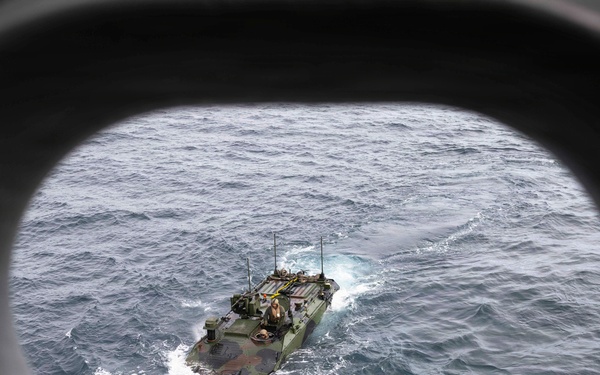 QUART 26.2: 3rd AA Bn. Conducts Ship to Shore Operations Aboard USS Makin Island