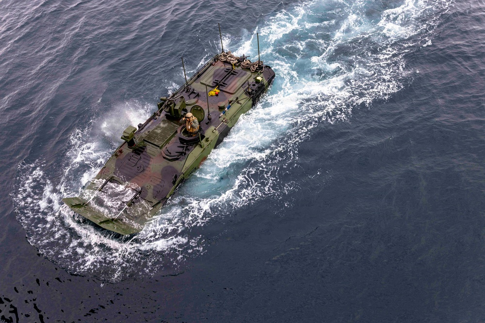 QUART 26.2: 3rd AA Bn. Conducts Ship to Shore Operations Aboard USS Makin Island