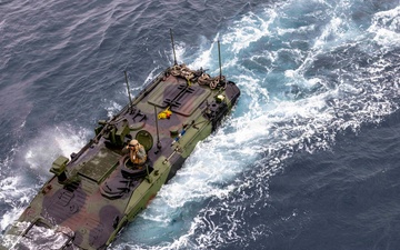 QUART 26.2: 3rd AA Bn. Conducts Ship to Shore Operations Aboard USS Makin Island