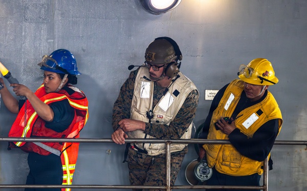 11th MEU Marines, Sailors Conduct Well-Deck Operations Aboard USS Comstock