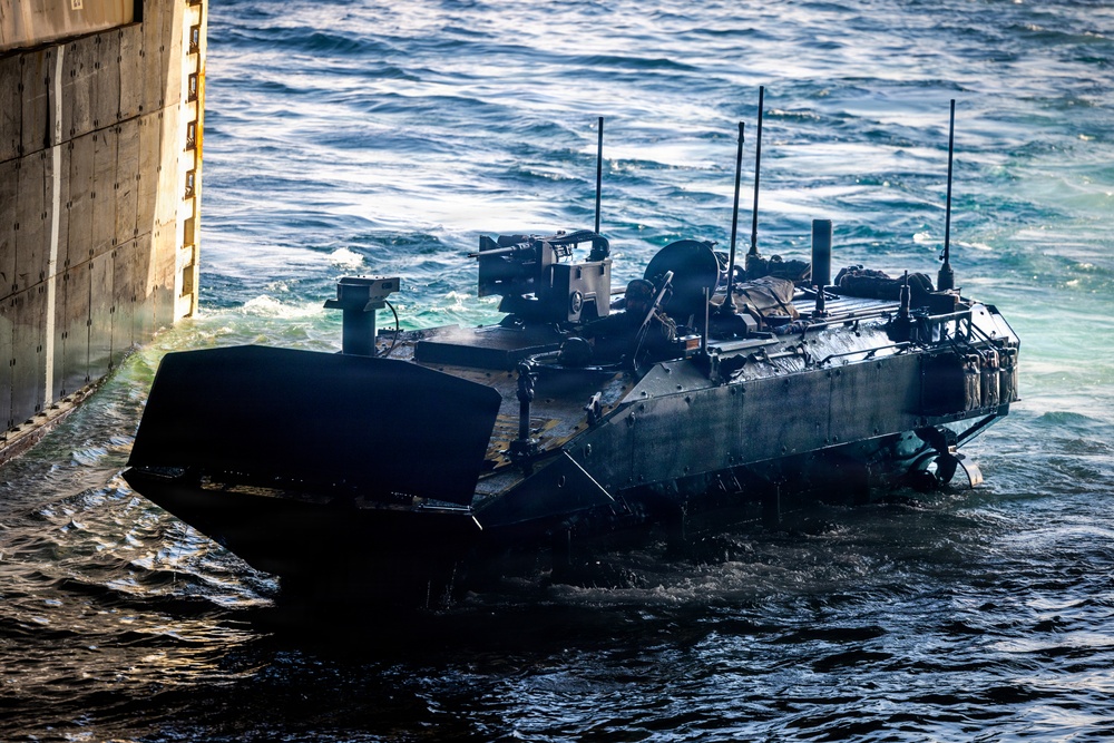 11th MEU Marines, Sailors Conduct Well-Deck Operations Aboard USS Comstock