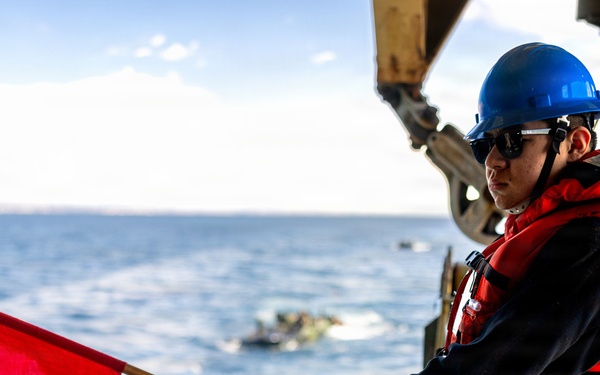 11th MEU Marines, Sailors Conduct Well-Deck Operations Aboard USS Comstock