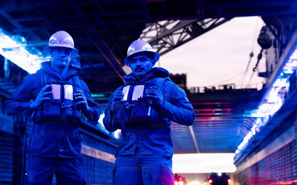 11th MEU Marines, Sailors Conduct Well-Deck Operations Aboard USS Comstock