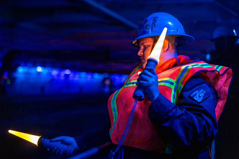 11th MEU Marines, Sailors Conduct Well-Deck Operations Aboard USS Comstock