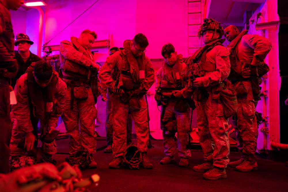 11th MEU Marines, Sailors Conduct Well-Deck Operations Aboard USS Comstock