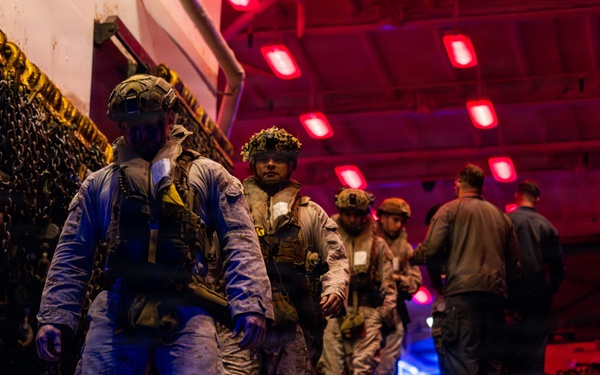 11th MEU Marines, Sailors Conduct Well-Deck Operations Aboard USS Comstock