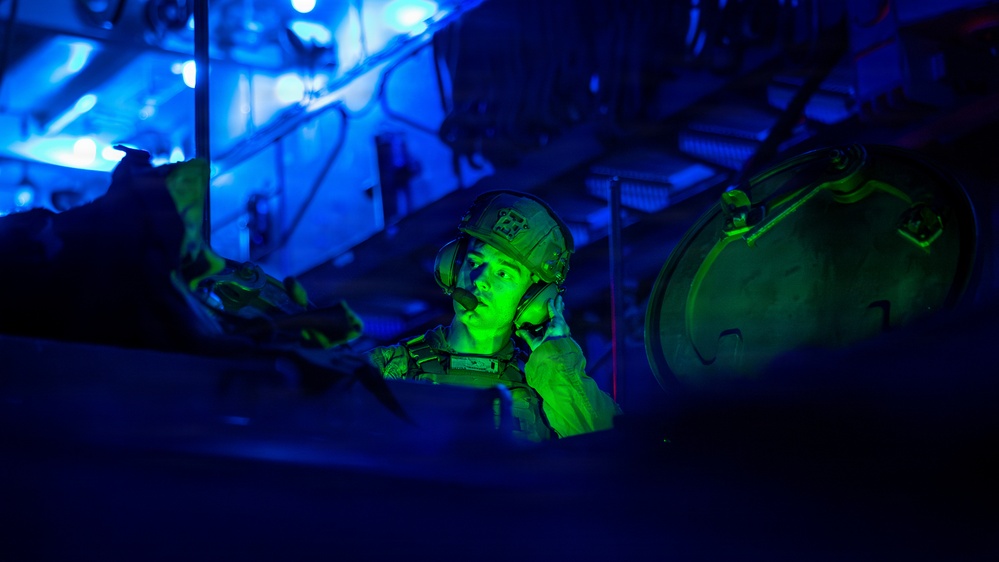 11th MEU Marines, Sailors Conduct Well-Deck Operations Aboard USS Comstock