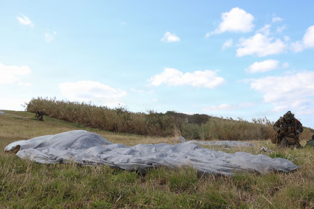 3d Reconnaissance Battalion Executes Military Freefall Jump