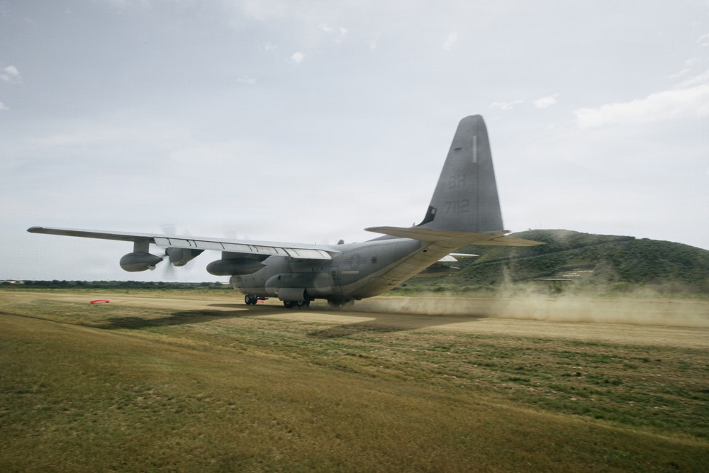 22nd MEU(SOC) | VMM-263 (Rein.) Air Delivery Ground Refueling Exercise