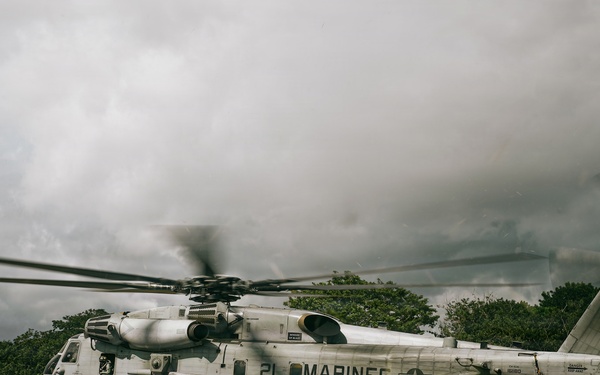 22nd MEU(SOC) | VMM-263 (Rein.) Air Delivery Ground Refueling Exercise