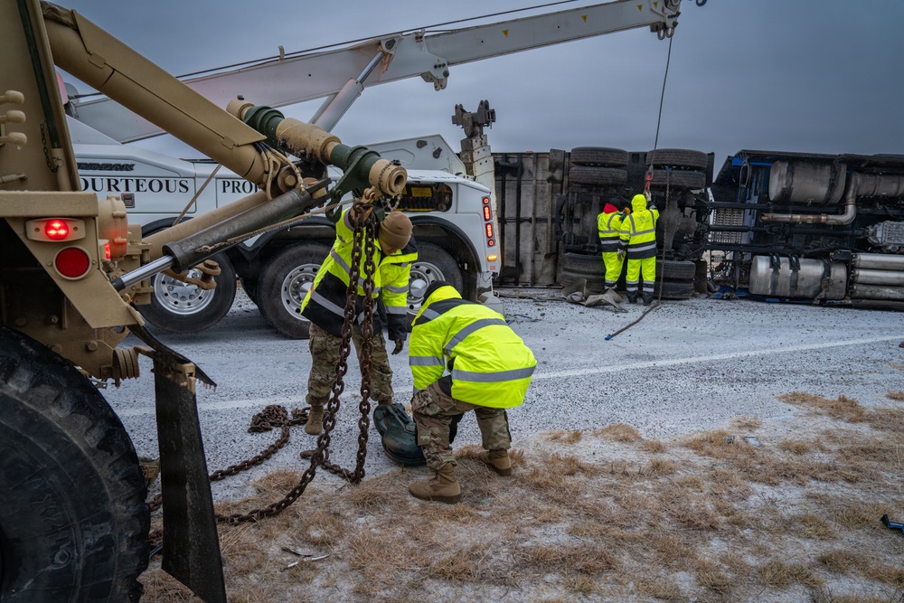 Texas National Guardsmen Responds to Roadway Accidents and Clears Hazards