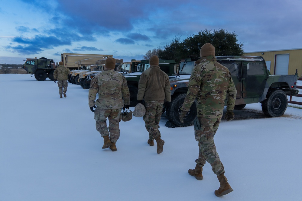 Texas National Guardsmen Train for Hazardous Winter Driving in Hillsboro