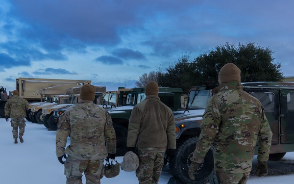Texas National Guardsmen Train for Hazardous Winter Driving in Hillsboro