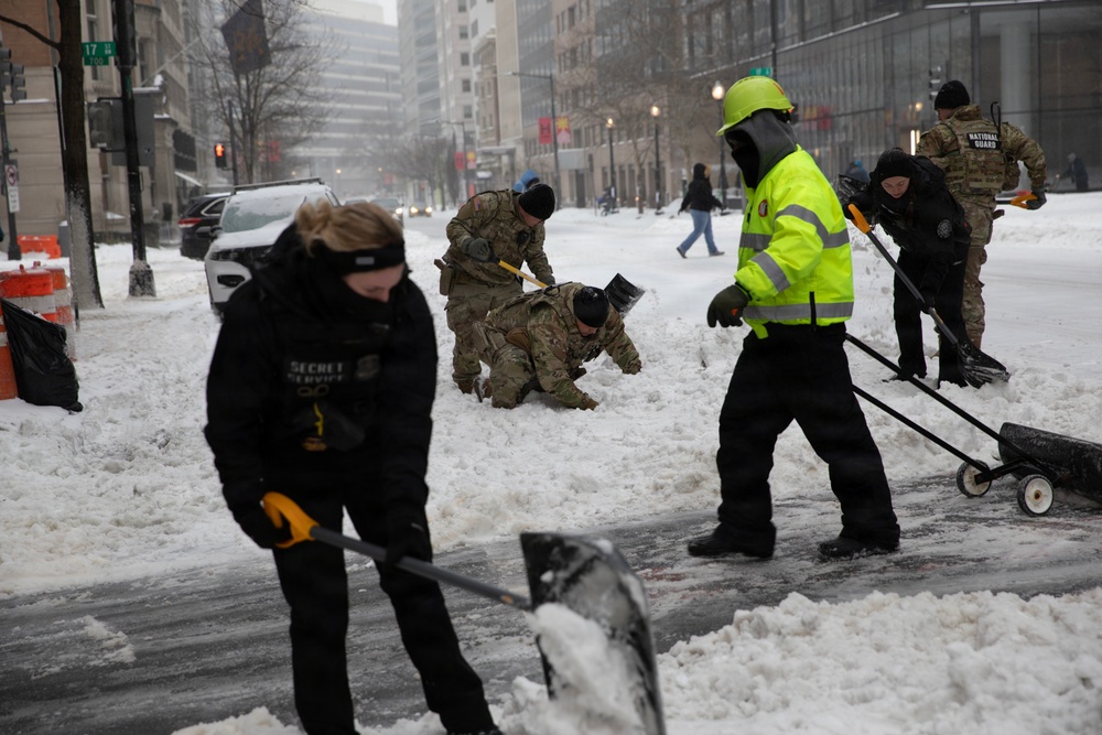JTF - DC continues mission during winter storm